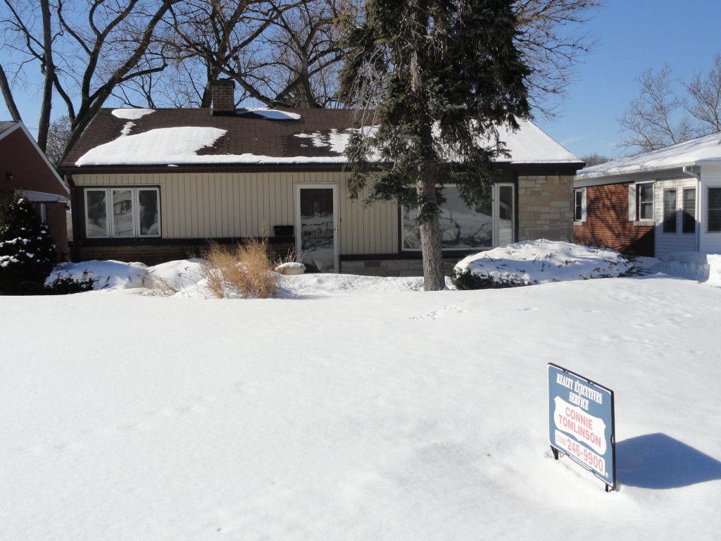 House Hunt Five Western Springs Homes On Sale For Under 300,000