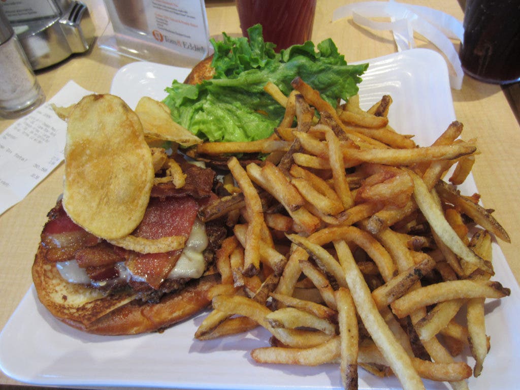 Downers Grove North Burger Wins Tom & Eddie's Competition Downers