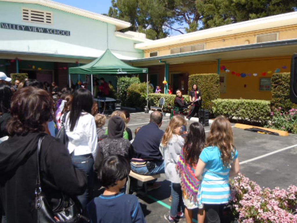 Spring Fling Helps Raise Money for Elementary School Studio City, CA