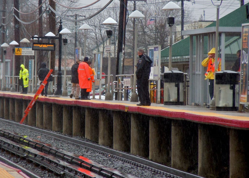 Train Hits Person Near New Hyde Park LIRR Station Friday Morning New train-hits-person-near-new-hyde-park-lirr-station-friday-morning-new