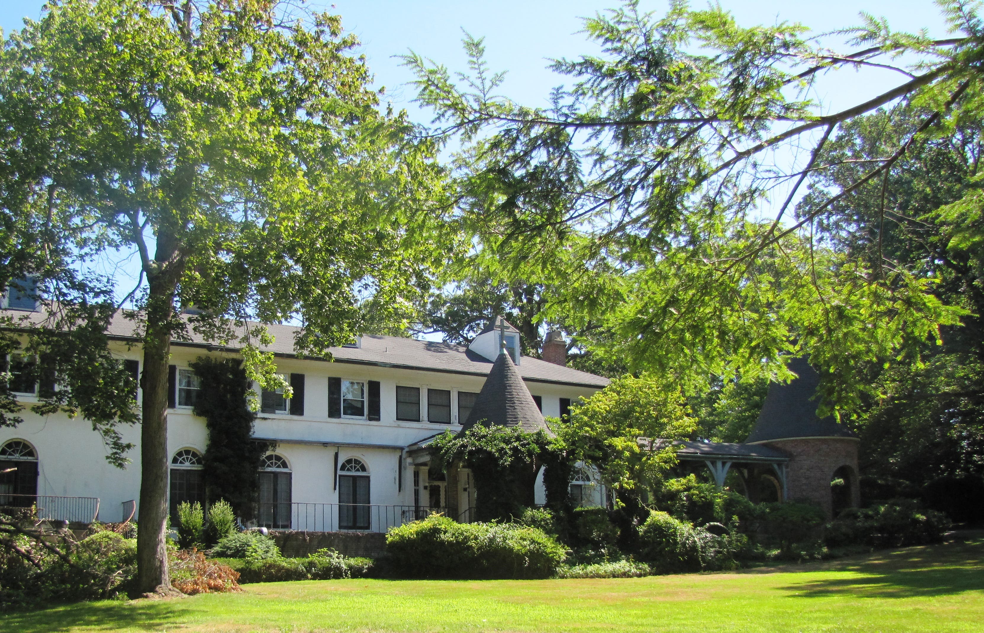 A Walk Around Madonna Heights Half Hollow Hills, NY Patch