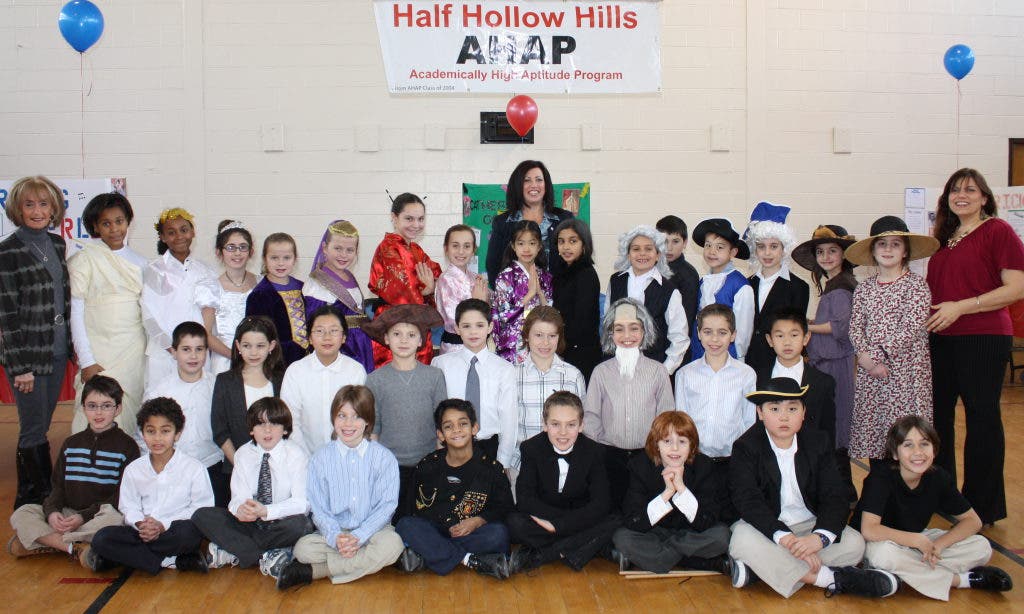 Socrates, Empress Suiko, Louis Armstrong, and others come to HHH