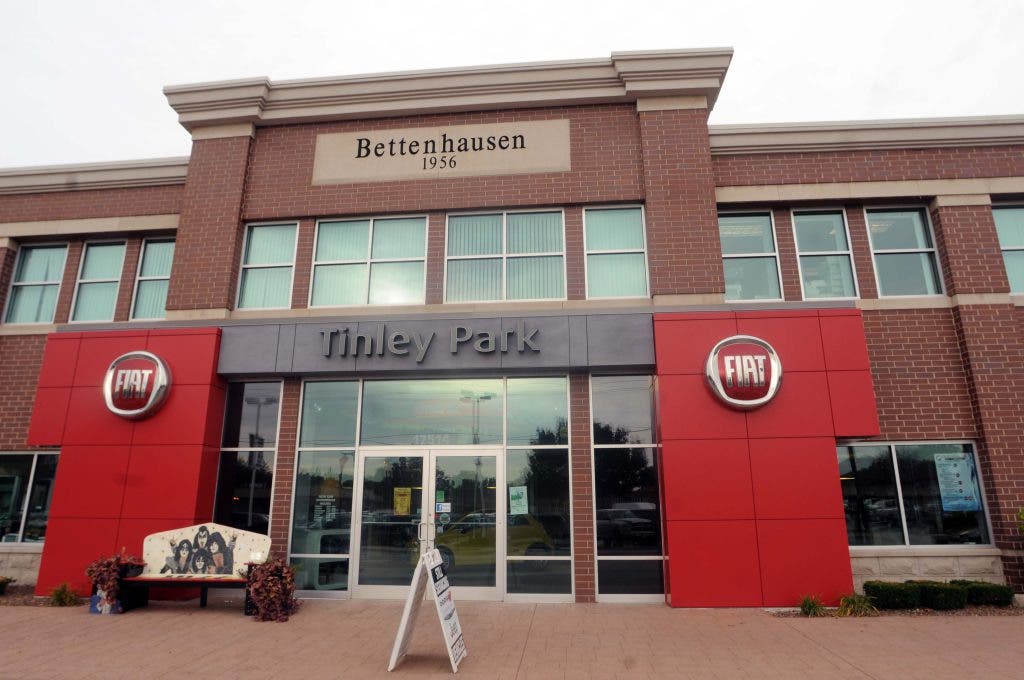 Bettenhausen Dealerships Collect Items for Sandy Relief Tinley Park
