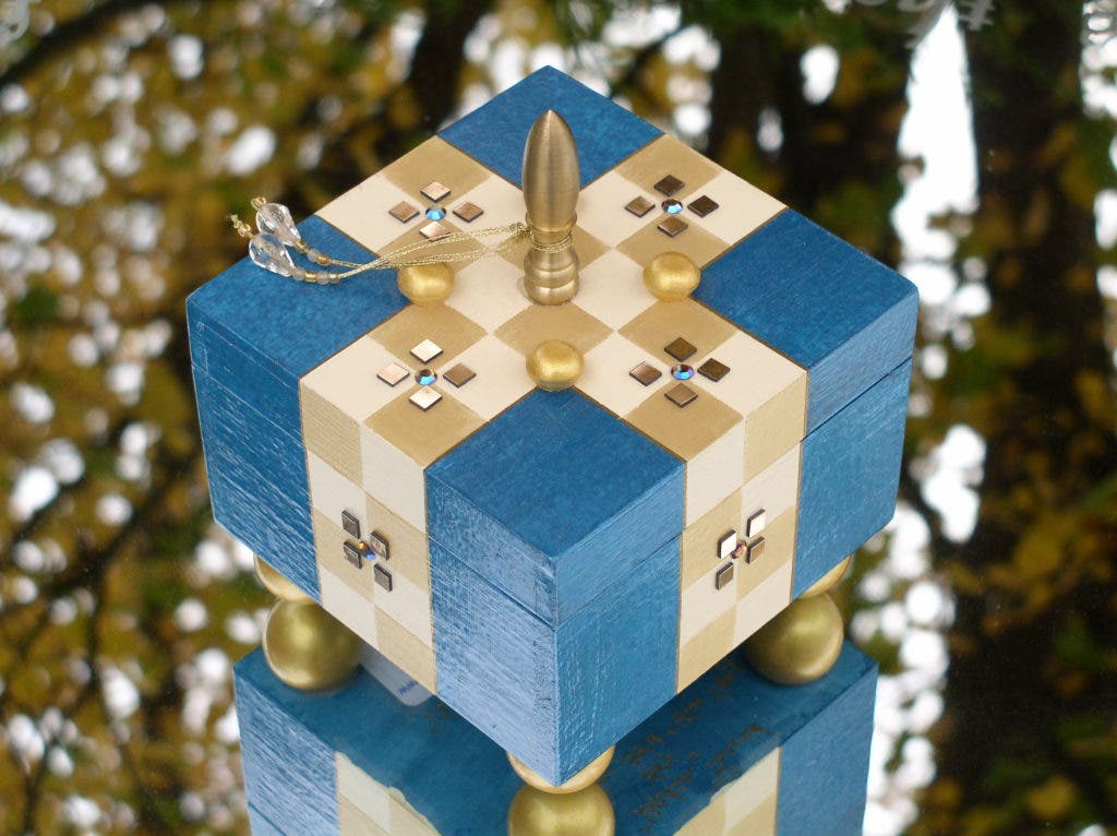 News small post card thumbnail