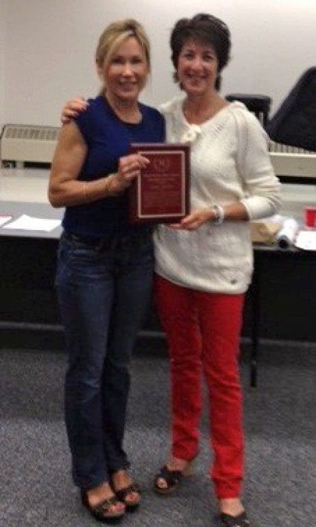 MMAC Presents Leadership Award