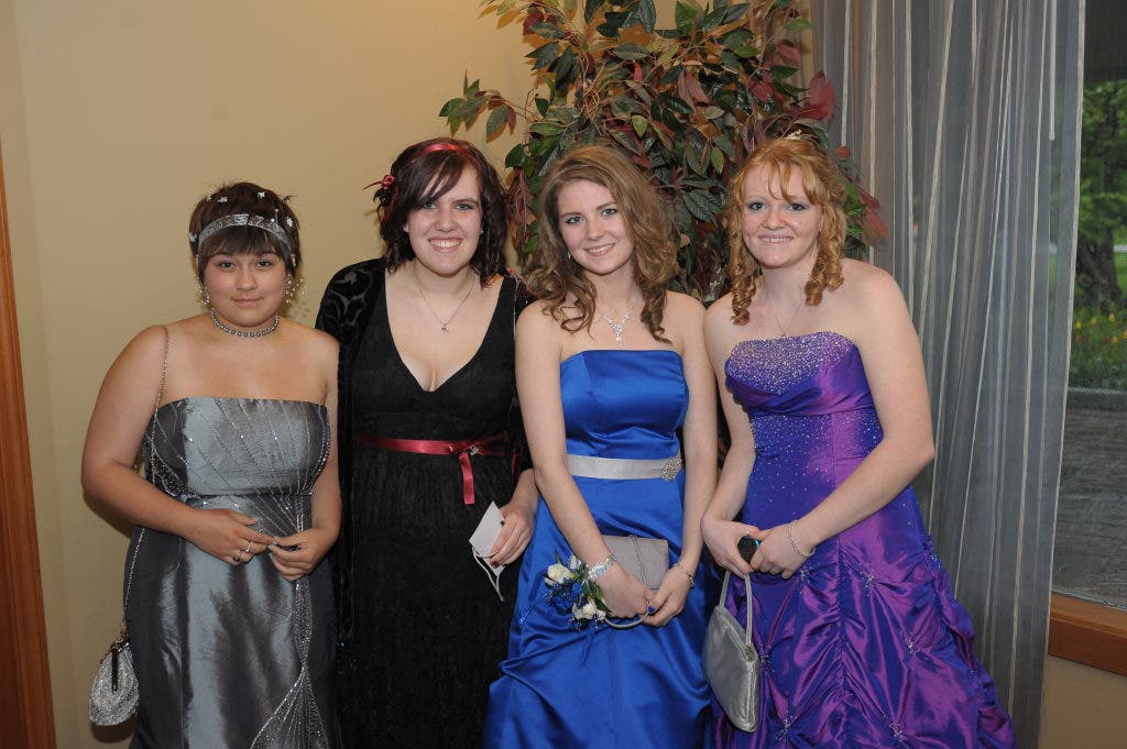 PHOTO GALLERY: Lincoln-Way East Prom 'For Your Eyes Only' | Frankfort, IL  Patch