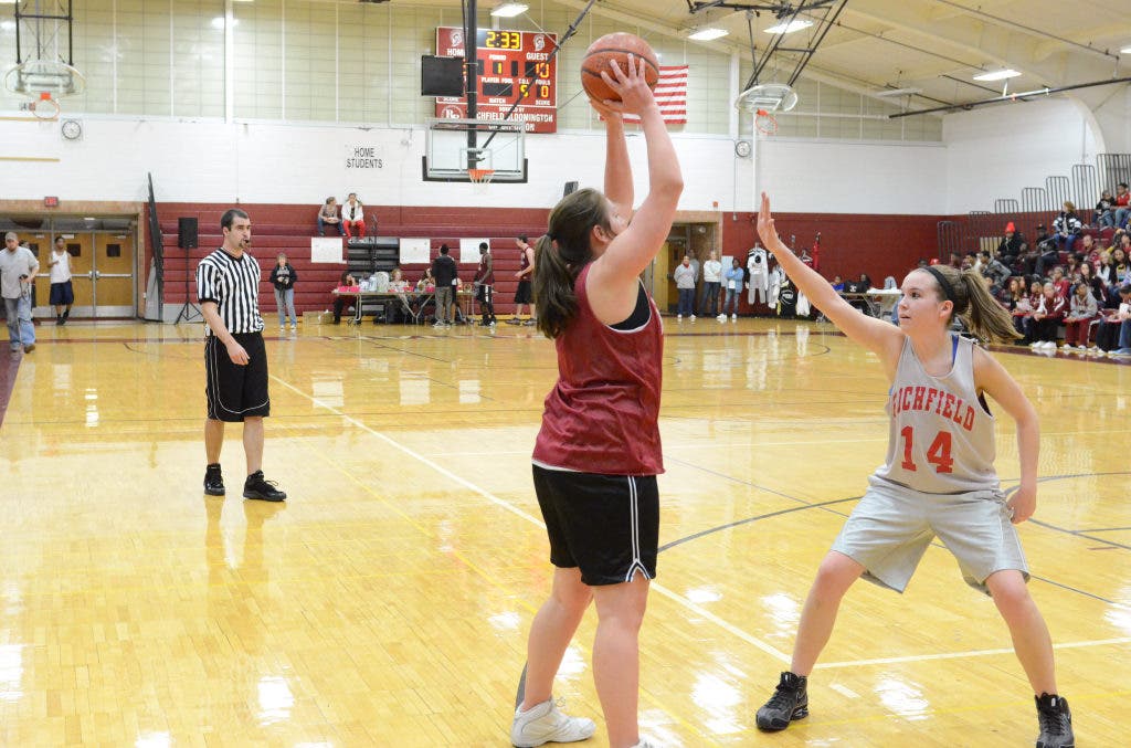 PHOTOS Former Richfield Players Return for First Alumni Basketball