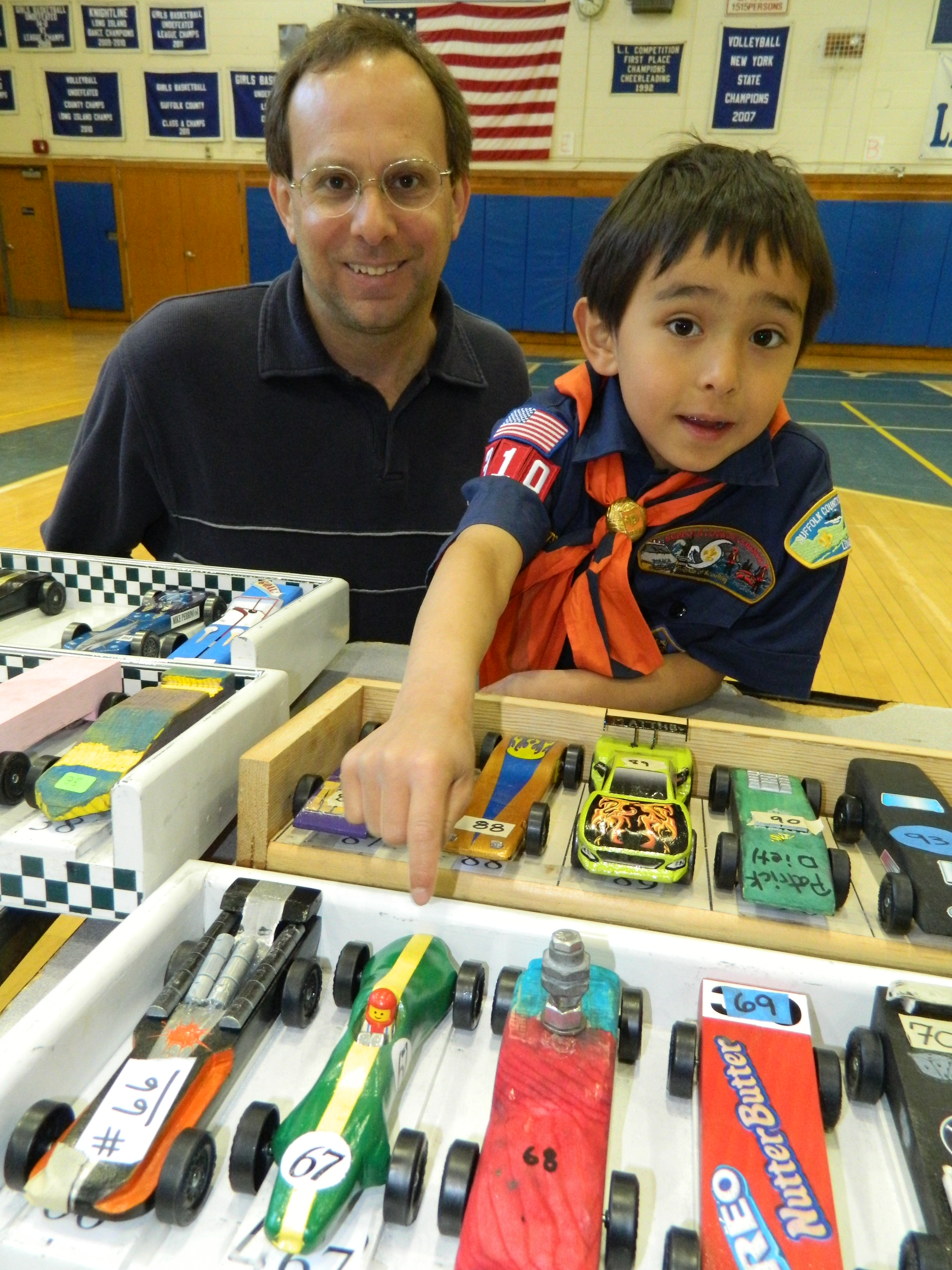 MATINECOCK DISTRICT CUB SCOUTS RACE PINEWOOD DERBY CARS | Huntington ...