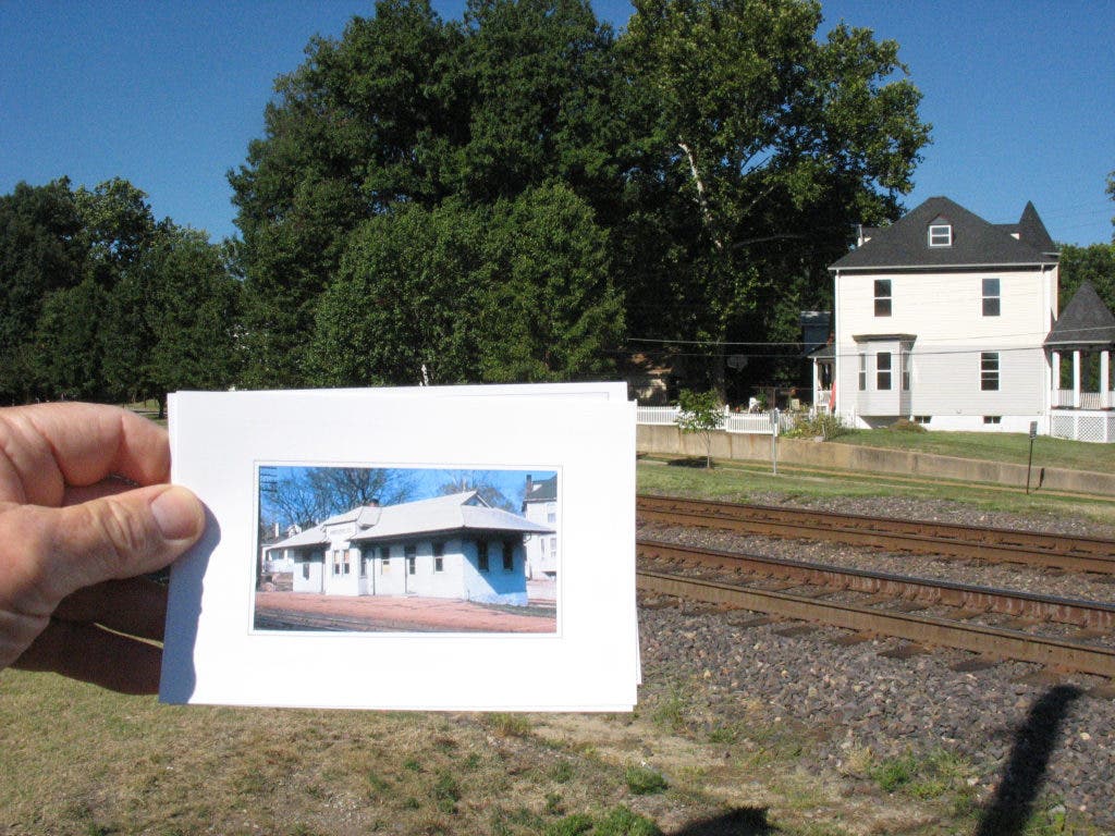 News small post card thumbnail