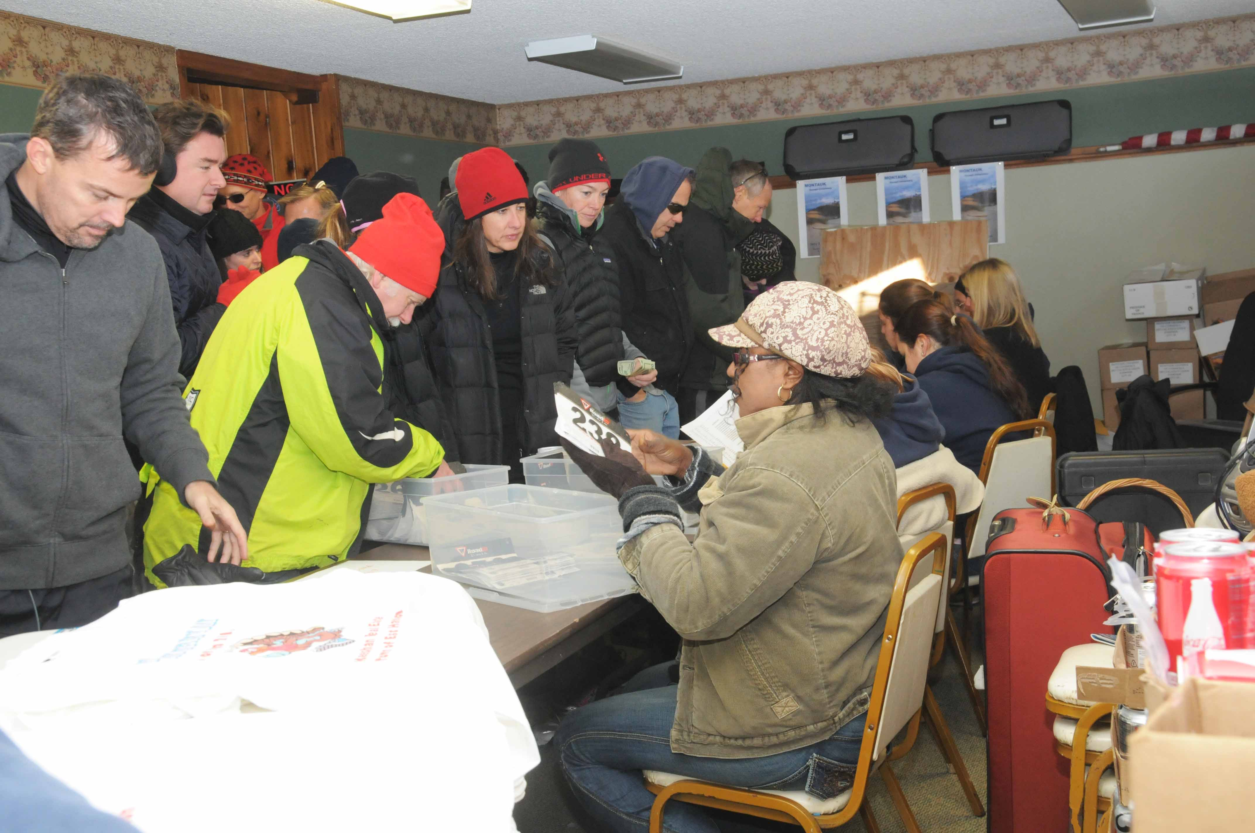 Best Racing Patch Race To the Finish Line for Turkey Dinner in Annual Montauk Run | East ...