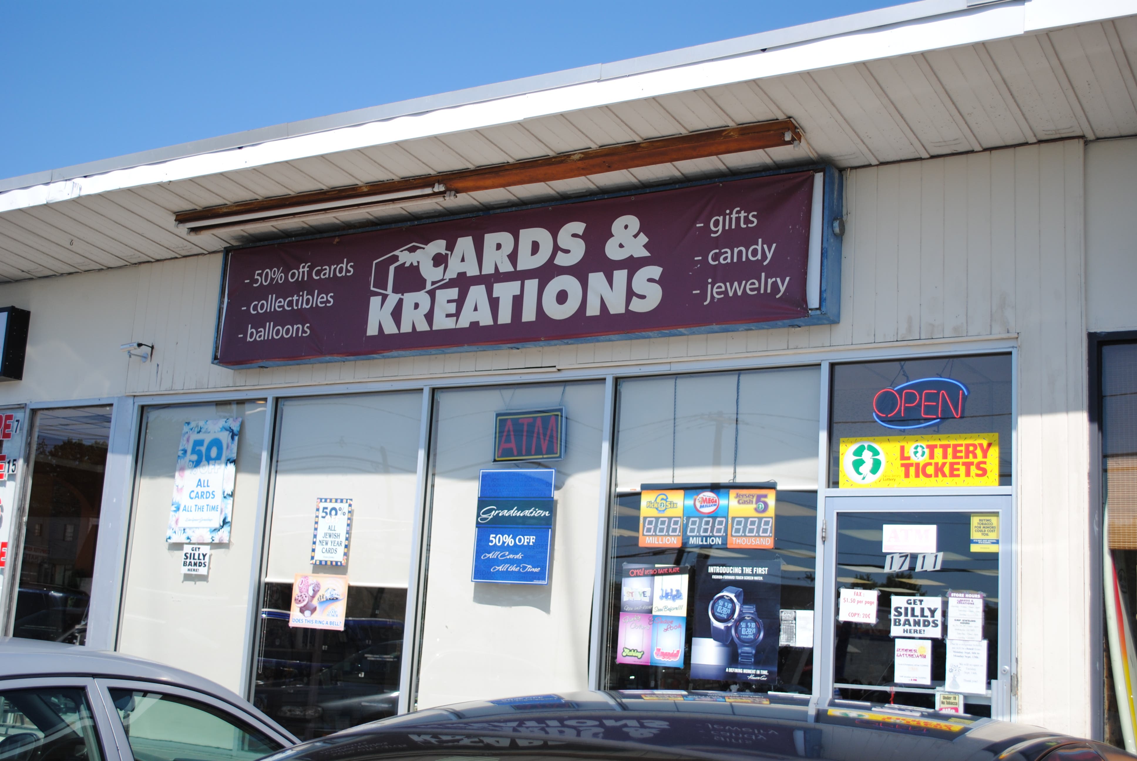 Dining, Flowers, Jewelry All You Need for Valentine's Day, Here in