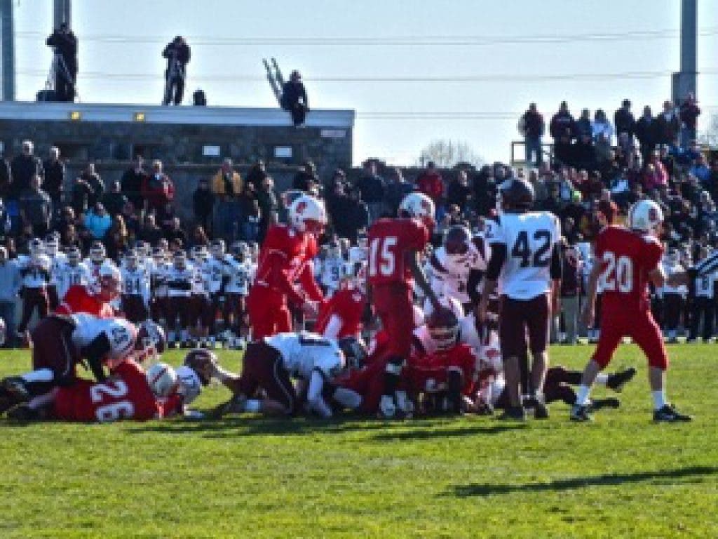 Proud Townies Fall to La Salle in Thanksgiving Rivalry ...