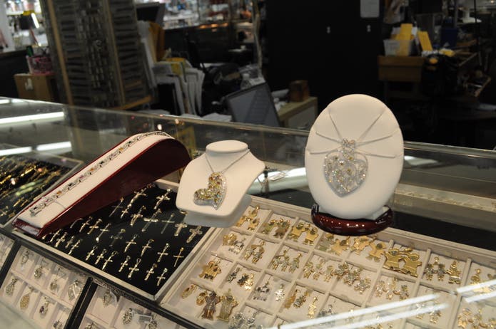 East Meadow Men Steal Over $50,000 in Earrings From Tri ...