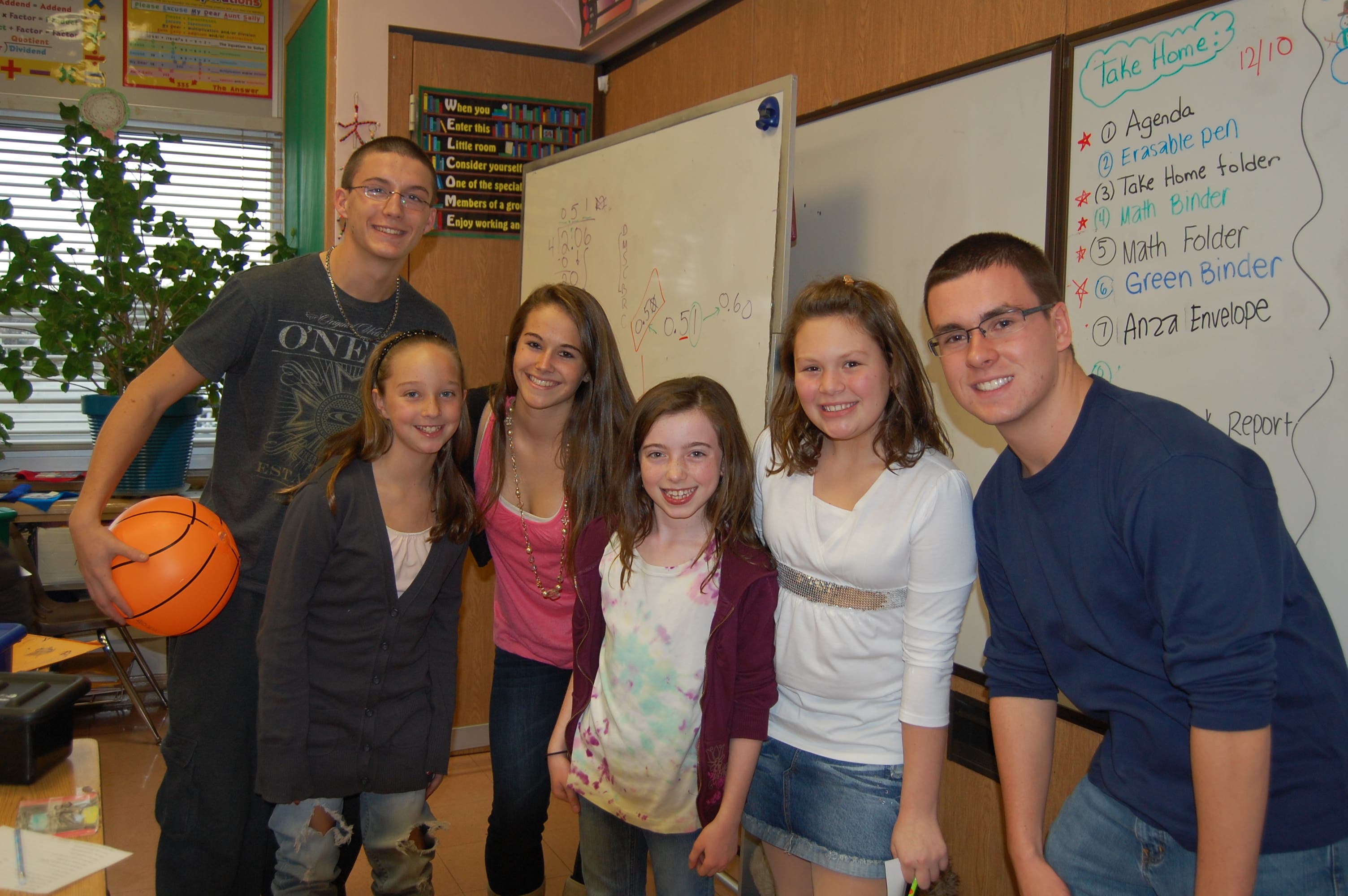 Island Trees Athletes Helping Athletes Visits Middle School Levittown