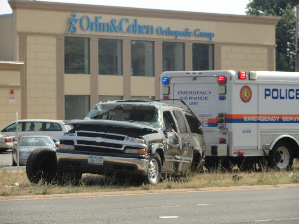 MultiVehicle Accident Closes Sunrise Highway in Merrick Merrick, NY