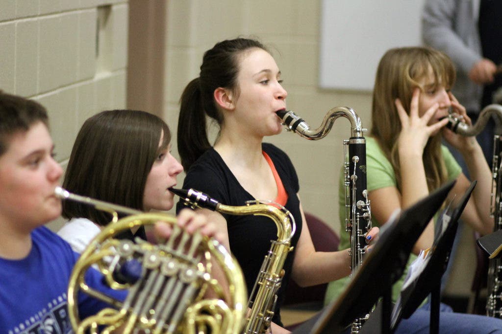 Students Drill Staff In Black Hawk Middle School Basketball Game 