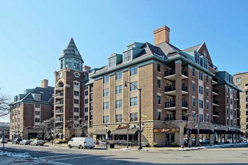 View of Wow House: $1M Penthouse Condo in Arlington Heights | Arlington Heights ...
