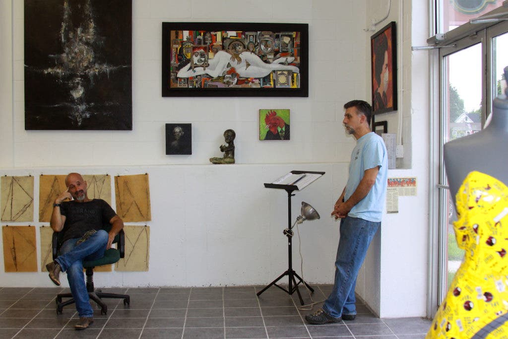 News small post card thumbnail