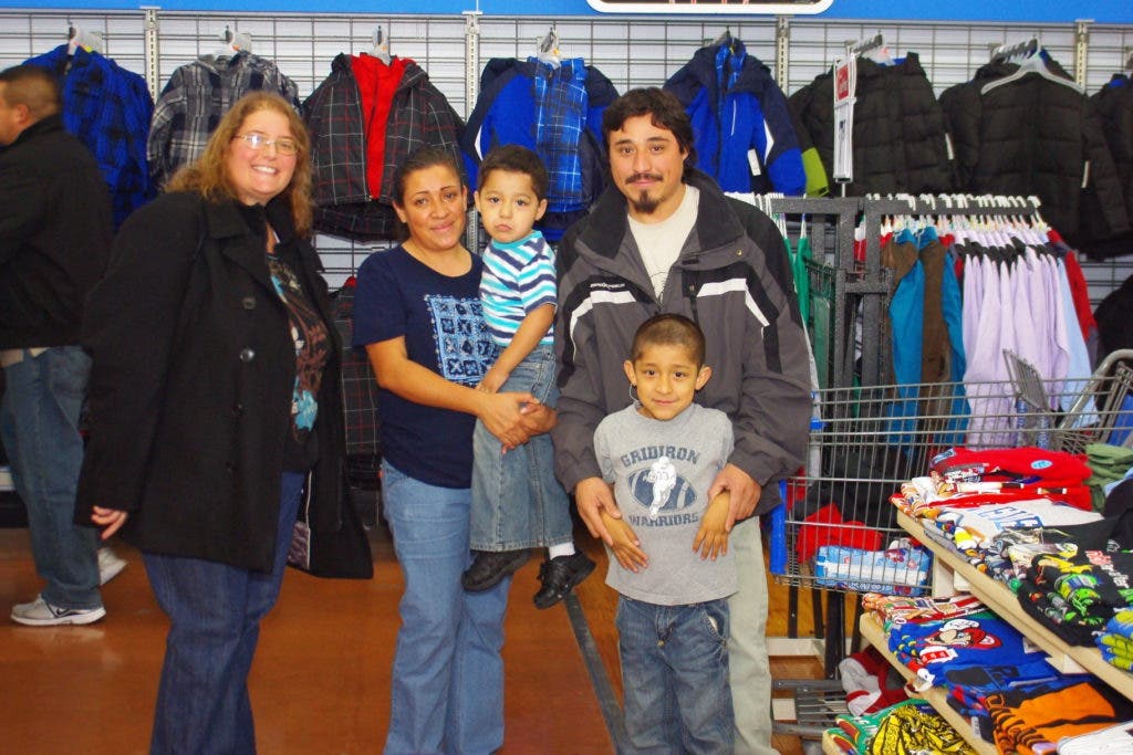 Palatine Jaycees Assist 10 Families This Holiday Season Palatine, IL