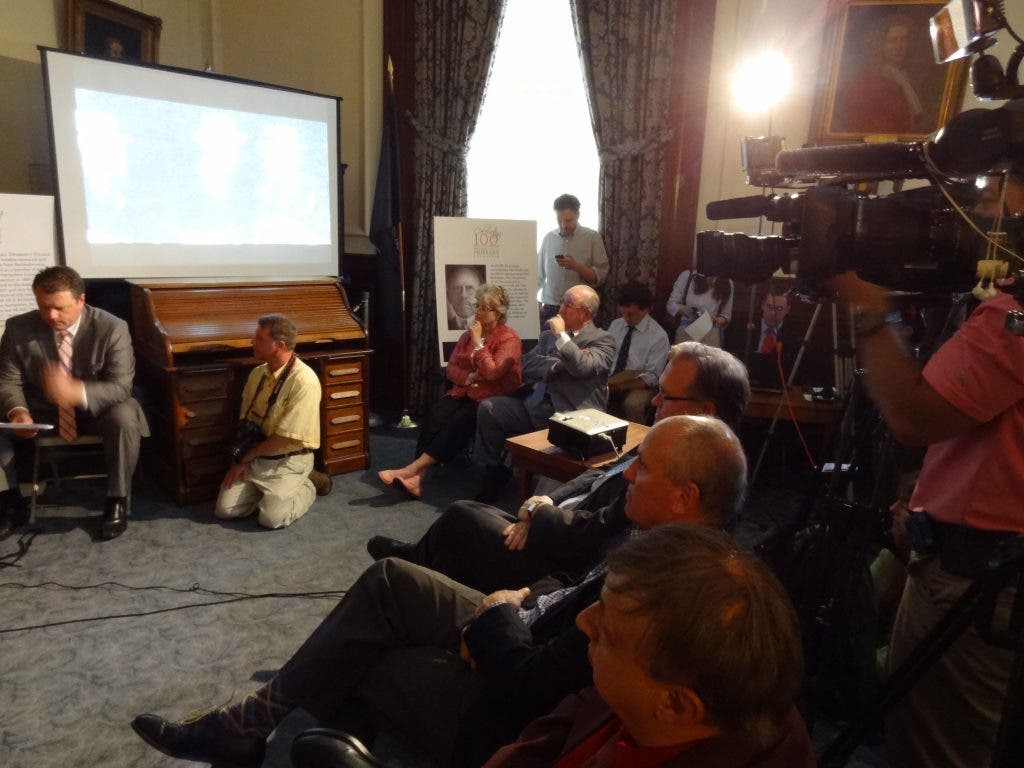 News small post card thumbnail