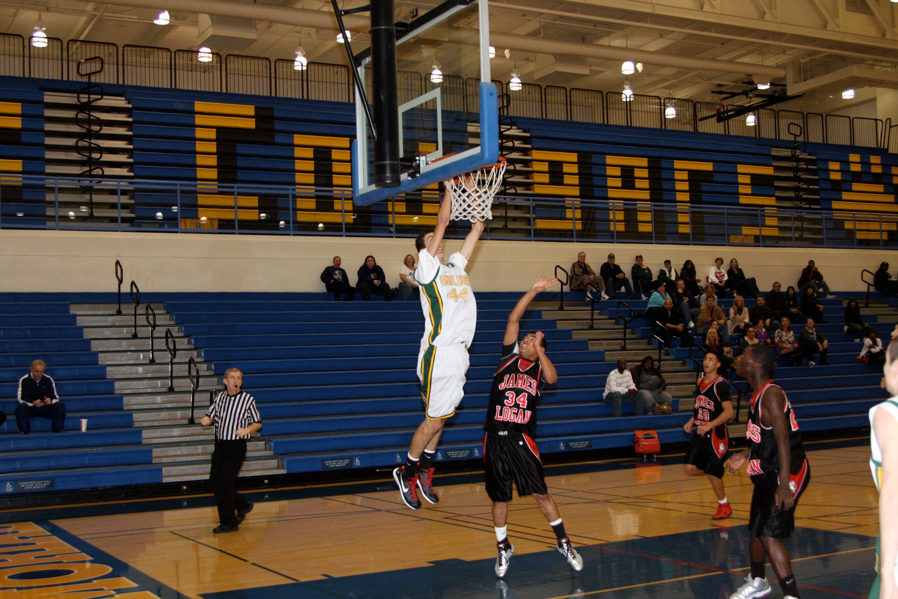 Basket San Ramon Boys Basketball: San Ramon Valley Fends Off Pesky Logan | Danville, CA ...