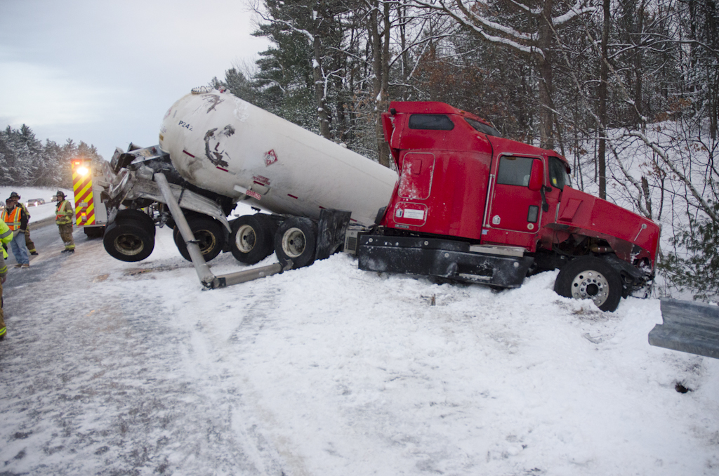 Propane Truck Rollover Halts 293 Traffic | Bedford, NH Patch