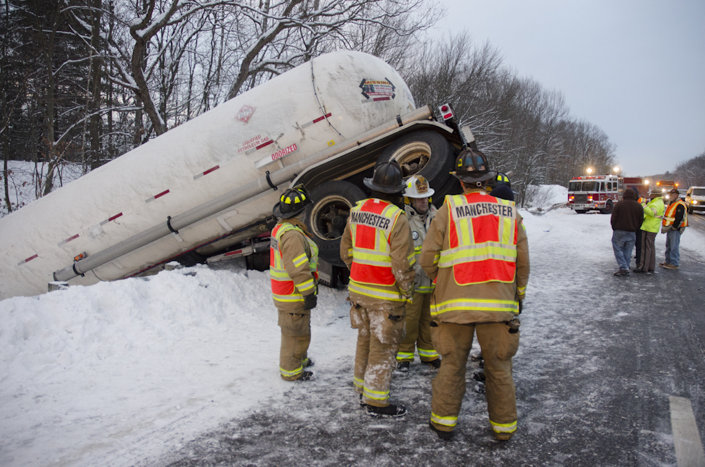 Propane Truck Rollover Halts 293 Traffic | Bedford, NH Patch