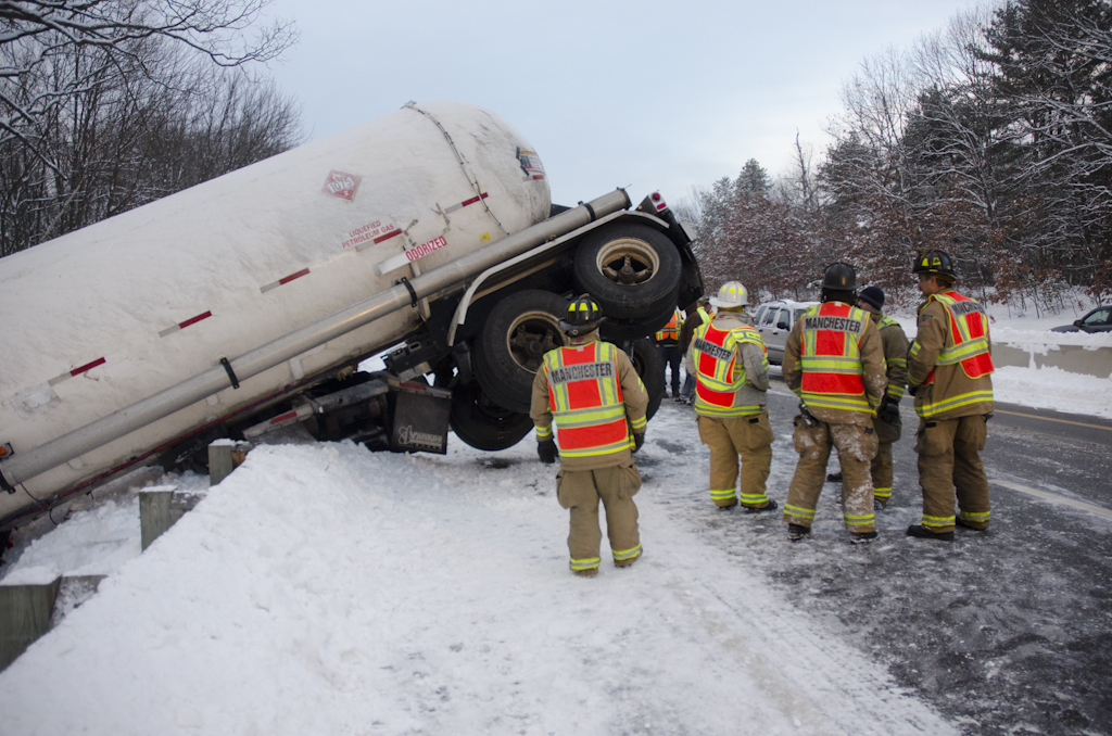 Propane Truck Rollover Halts 293 Traffic | Bedford, NH Patch