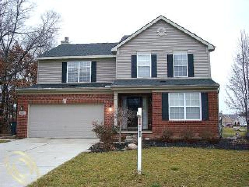 House Hunt TwoStory With Stone Fireplace on Wooded Lot Near Dunham