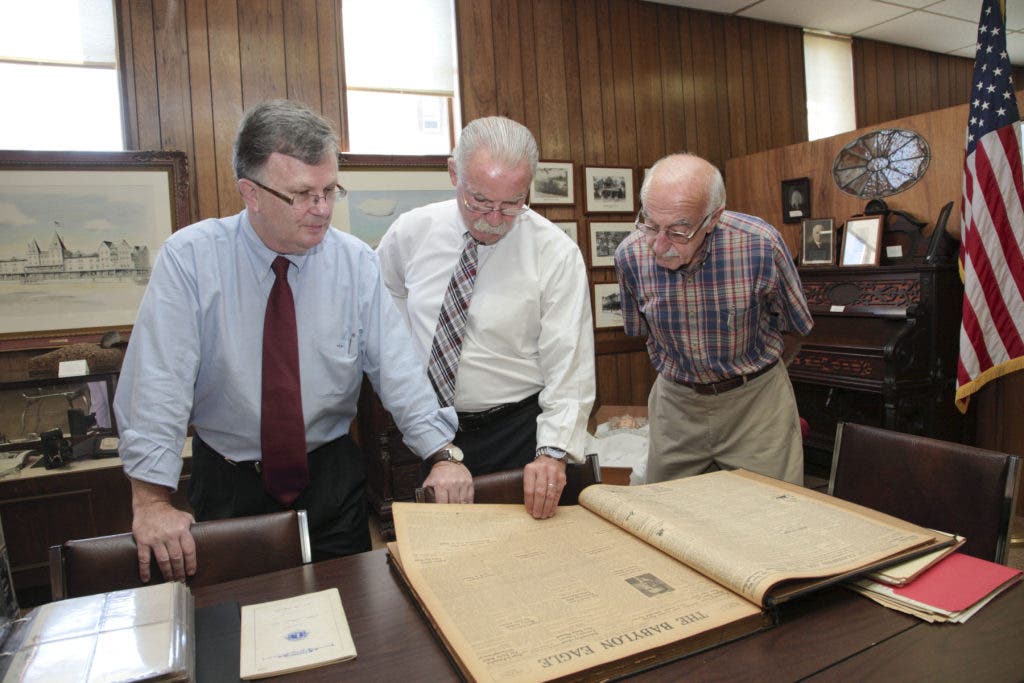 News small post card thumbnail