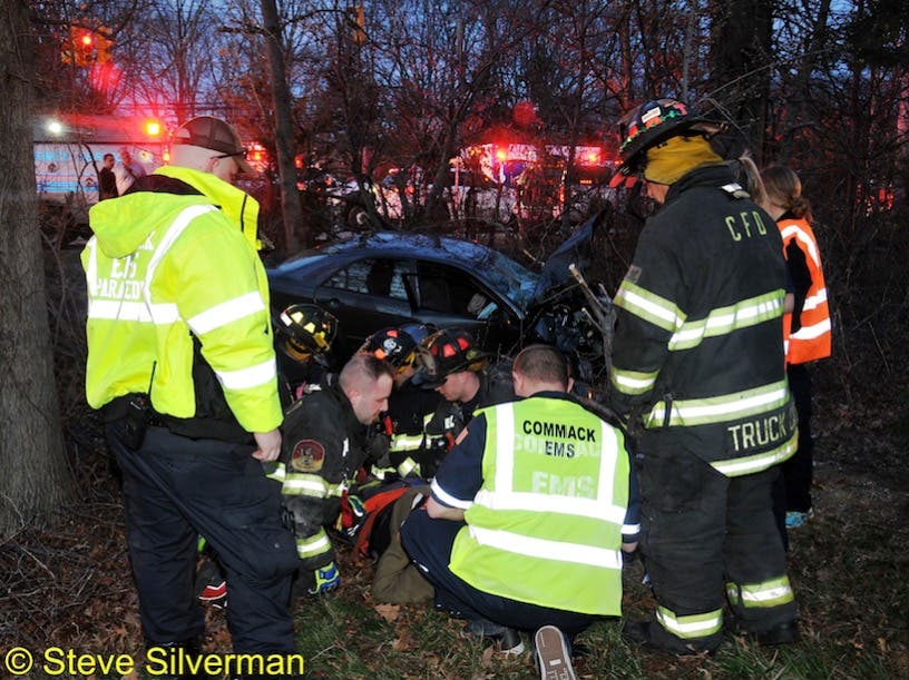 Man Seriously in Hurt in Crash Into Tree in Commack | Commack, NY Patch