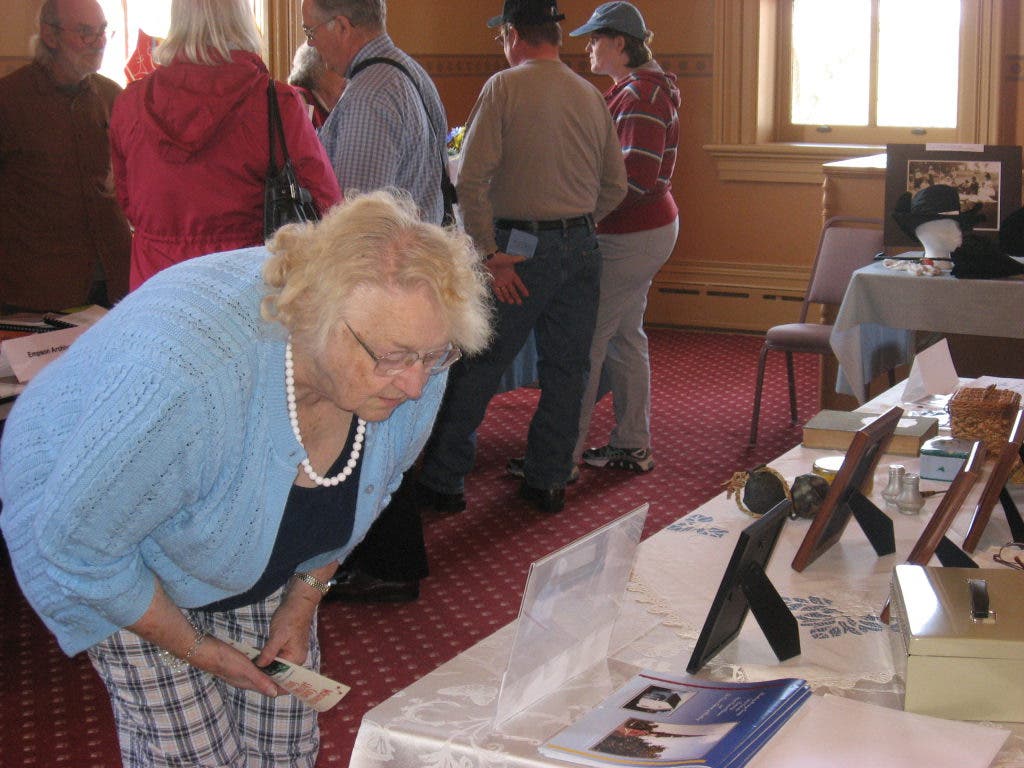 News small post card thumbnail