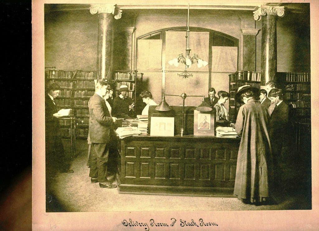 News small post card thumbnail