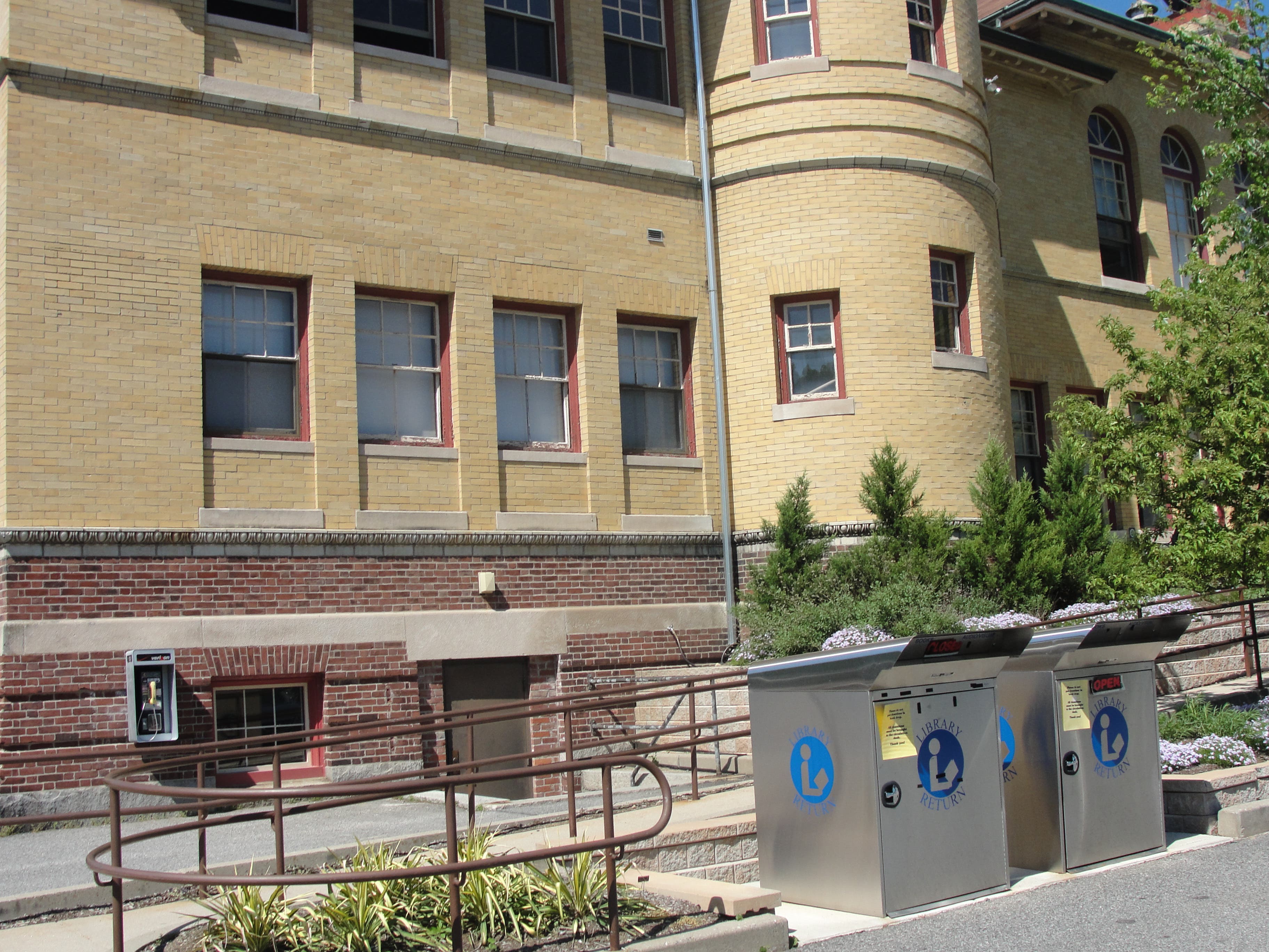 News small post card thumbnail