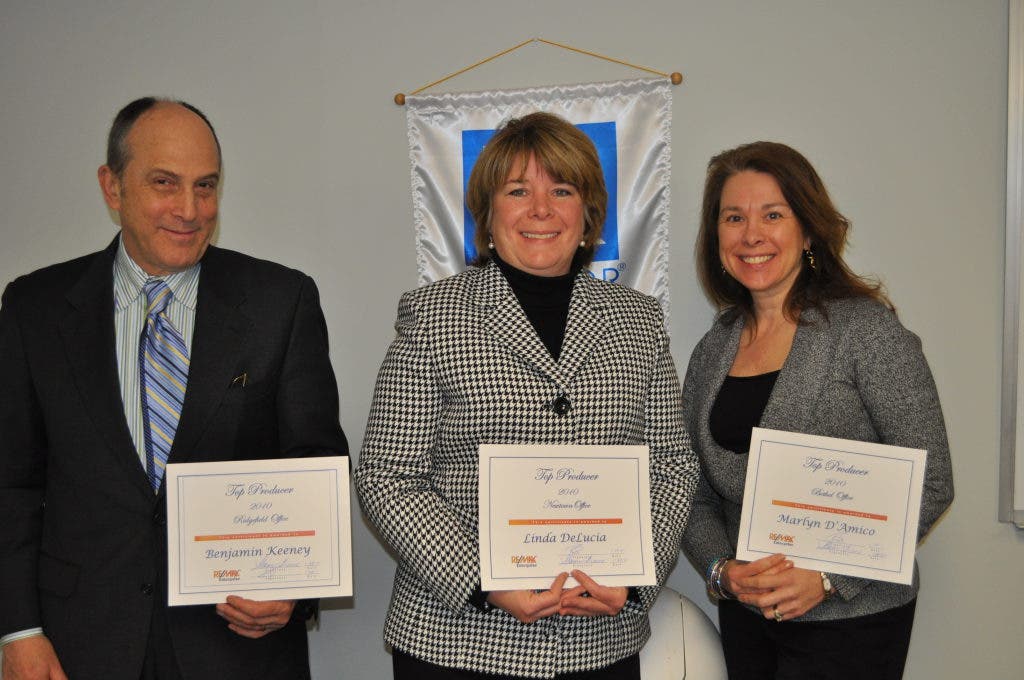 RE/MAX ENTERPRISE HONORS MARLYN D'AMICO, LINDA DELUCIA, & BEN KEENEY AS TOP PRODUCERS