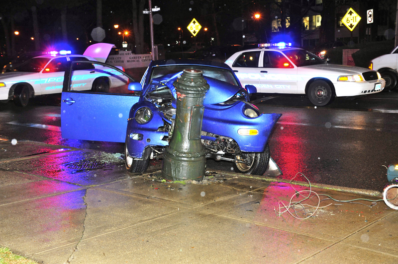 Car Smashes Into Light Pole on Franklin Avenue | Garden City, NY Patch