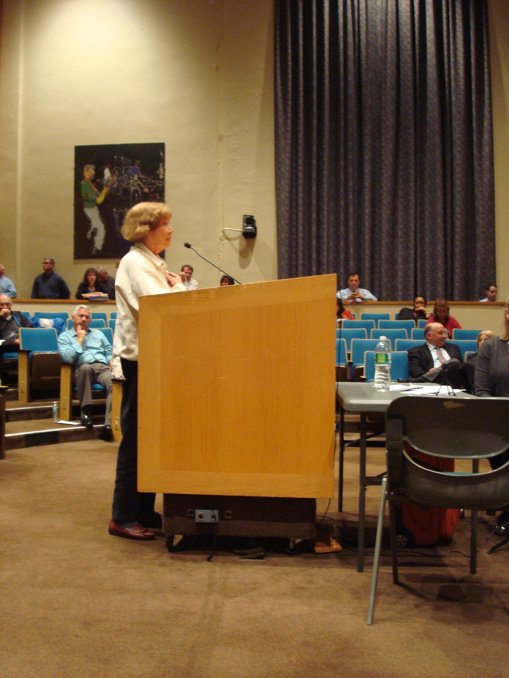 Town Board Votes Down Term Limits Resolution, 32 Huntington, NY Patch