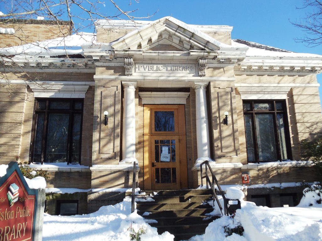 News small post card thumbnail