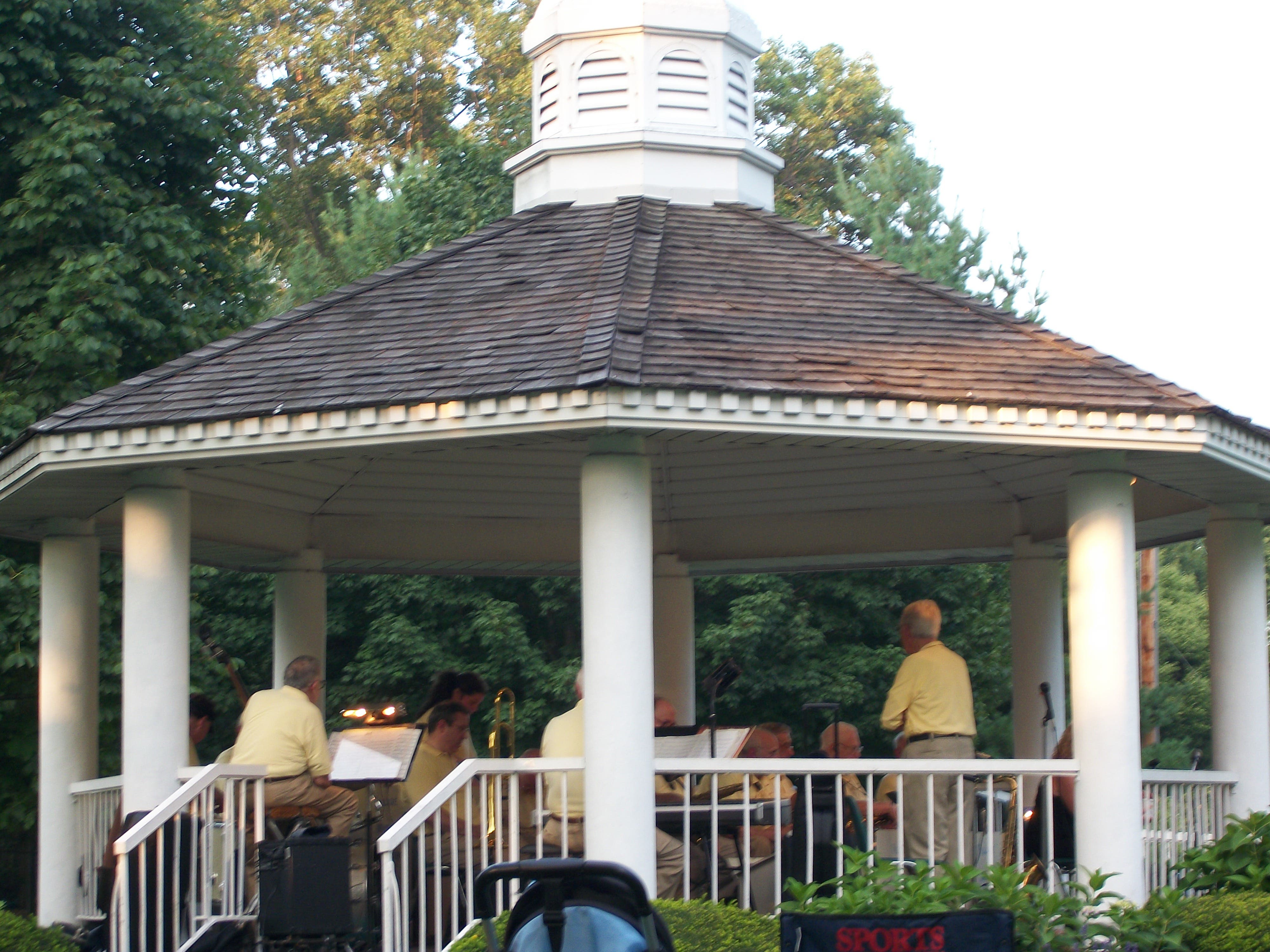 Village Music Makers Bring Big Band to Village Green Garden City, NY