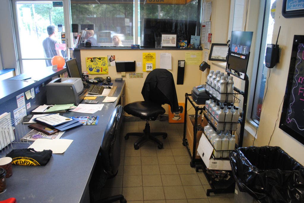 Photos Medford Fast Lube Ribbon Cutting Patchogue, NY Patch