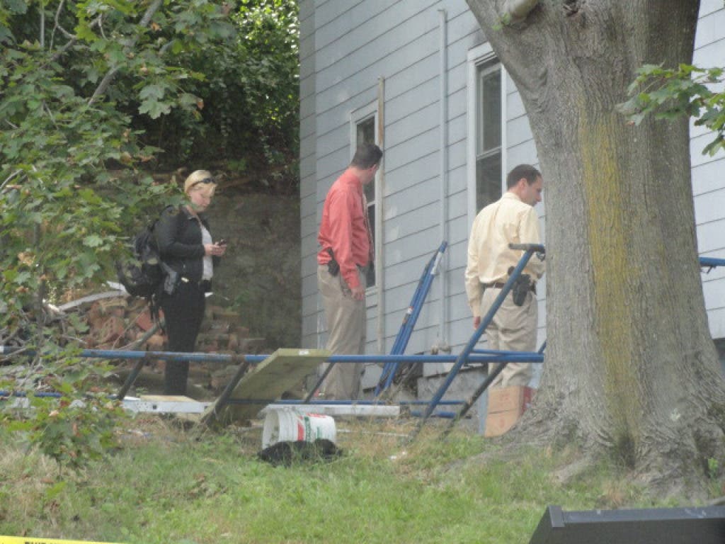 UPDATED: Man Seriously Injured In Fall From Scaffolding | New London ...