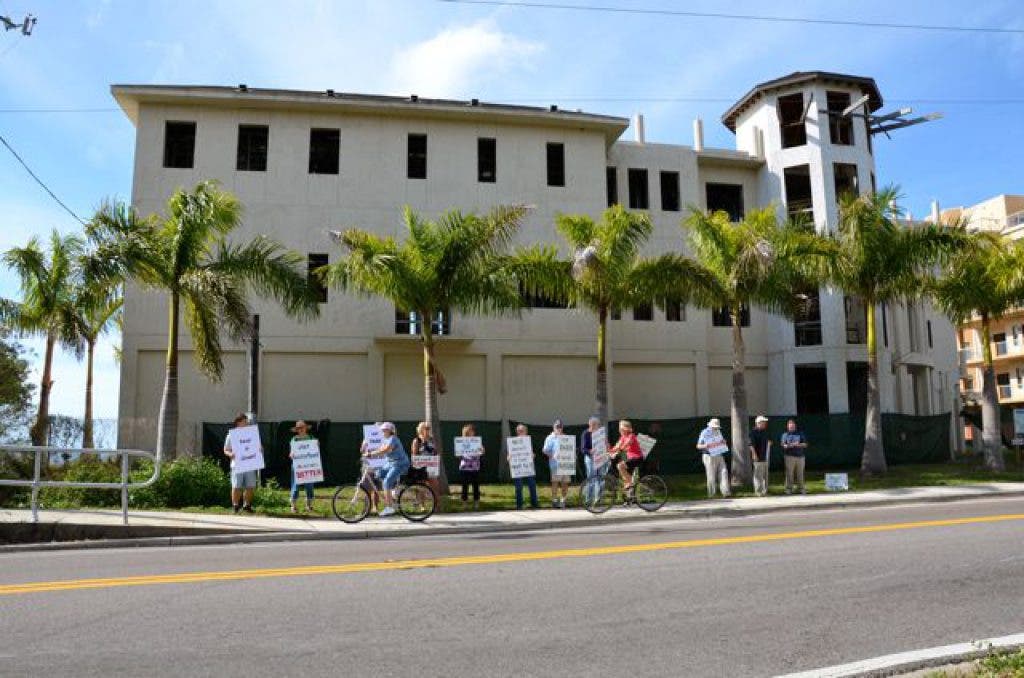 News small post card thumbnail