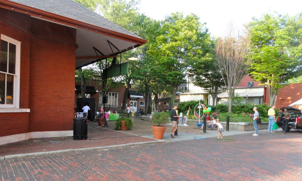 News small post card thumbnail