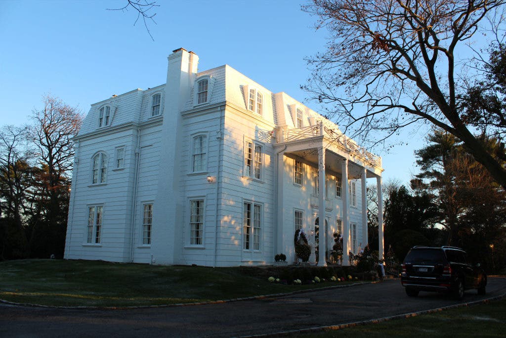 Garden City Historical Society Evening Walking Tour of Historical Homes