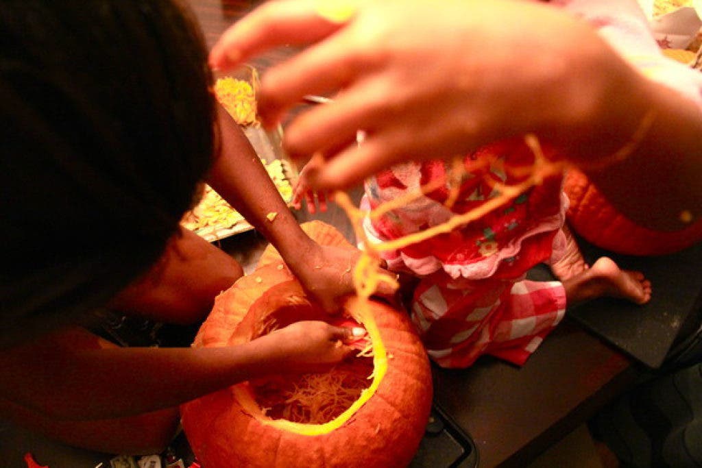 How to: Carving a Pumpkin for Halloween