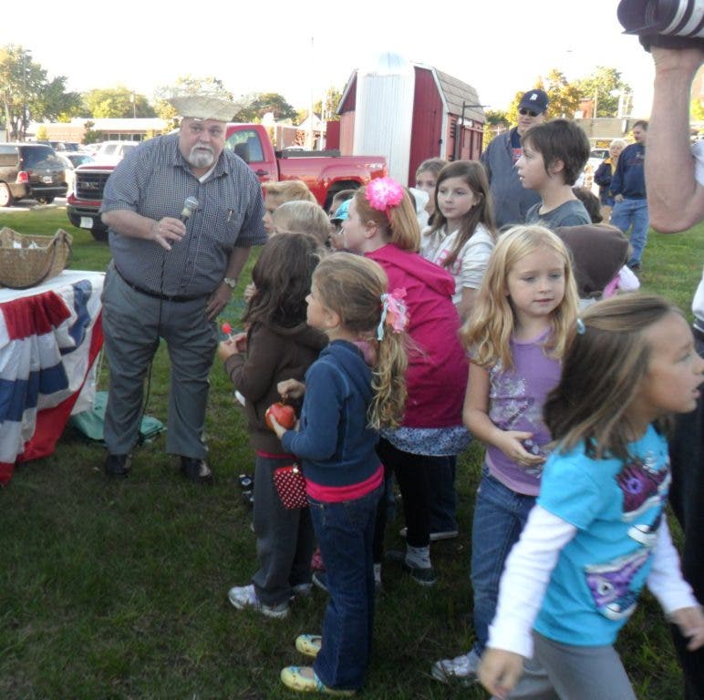 Yeehaw! 'County Fair' Overtakes Farmers Market Wyandotte, MI Patch
