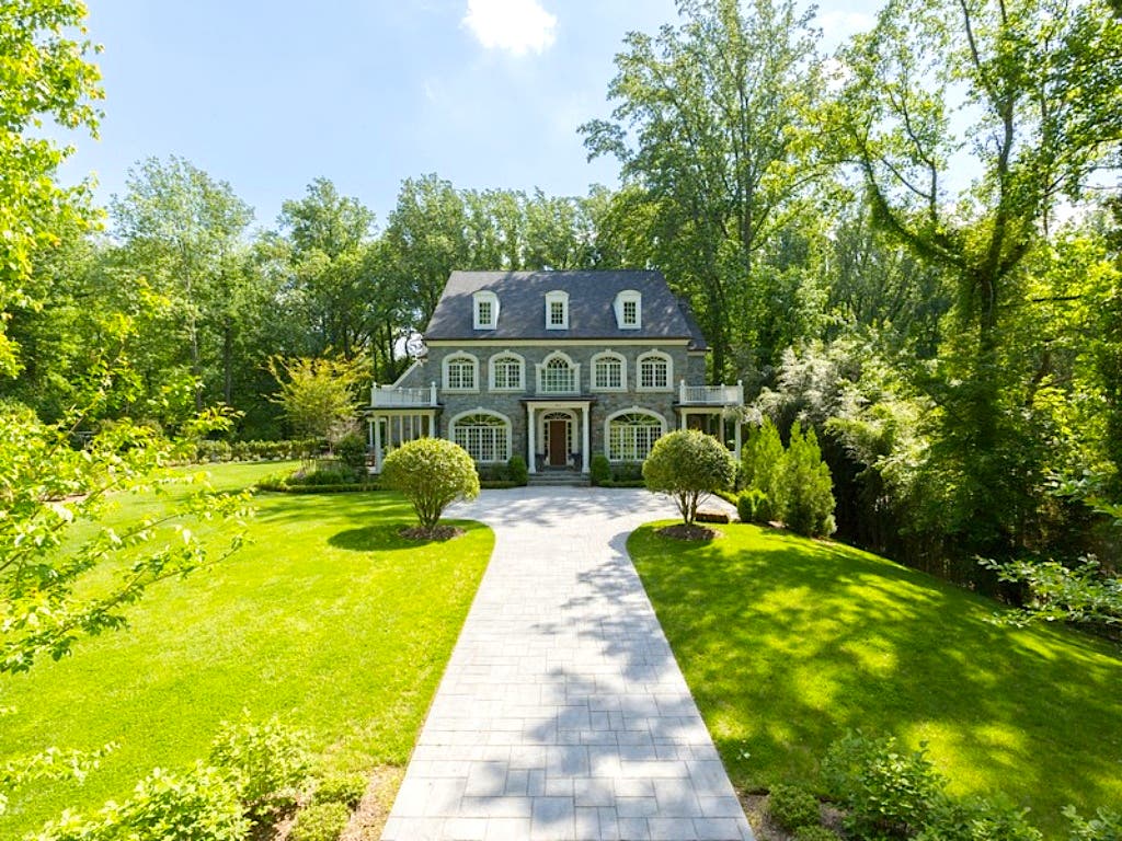 'WOW' Houses: Restored Treasures, Secluded Gardens, Comfy Porches + Loads of Space