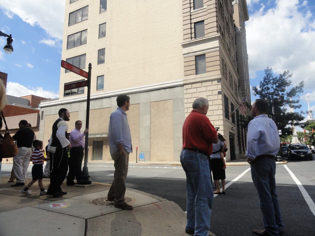 News small post card thumbnail