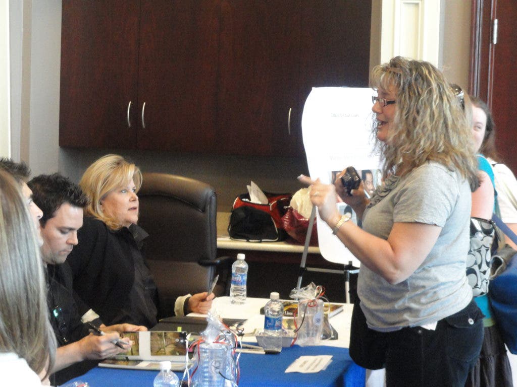 News small post card thumbnail