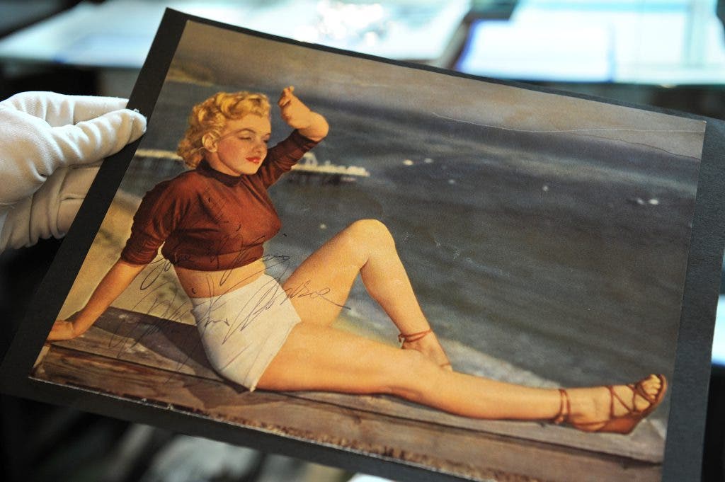 News small post card thumbnail